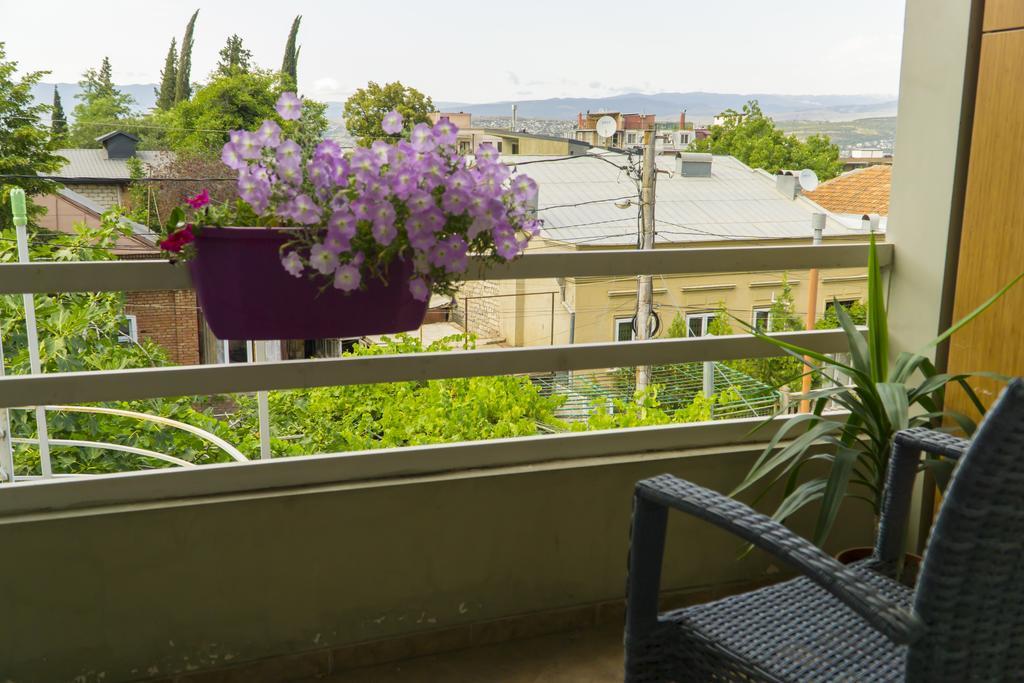 4Bd Appartaments With Cozy Garden 第比利斯 外观 照片