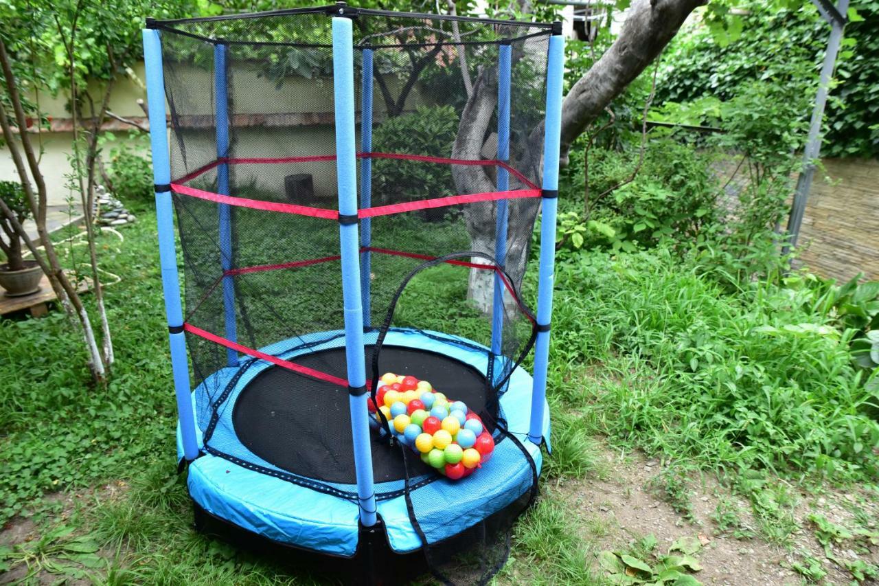 4Bd Appartaments With Cozy Garden 第比利斯 外观 照片